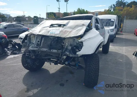 2005 Toyota Tacoma Prerunner V6 z USA, uszkodzony, nr VIN 5TEKU72N75Z055468